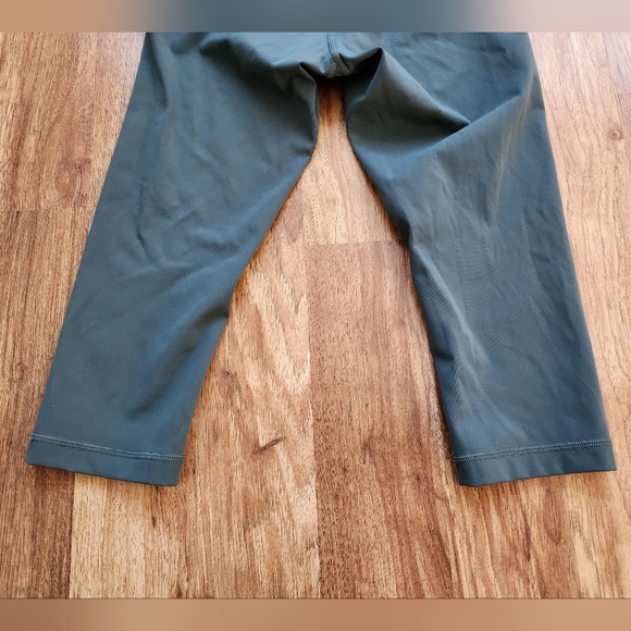 Lululemon Cropped Leggings Workout Pants Green Women's Size 4 - Picture 6 of 10